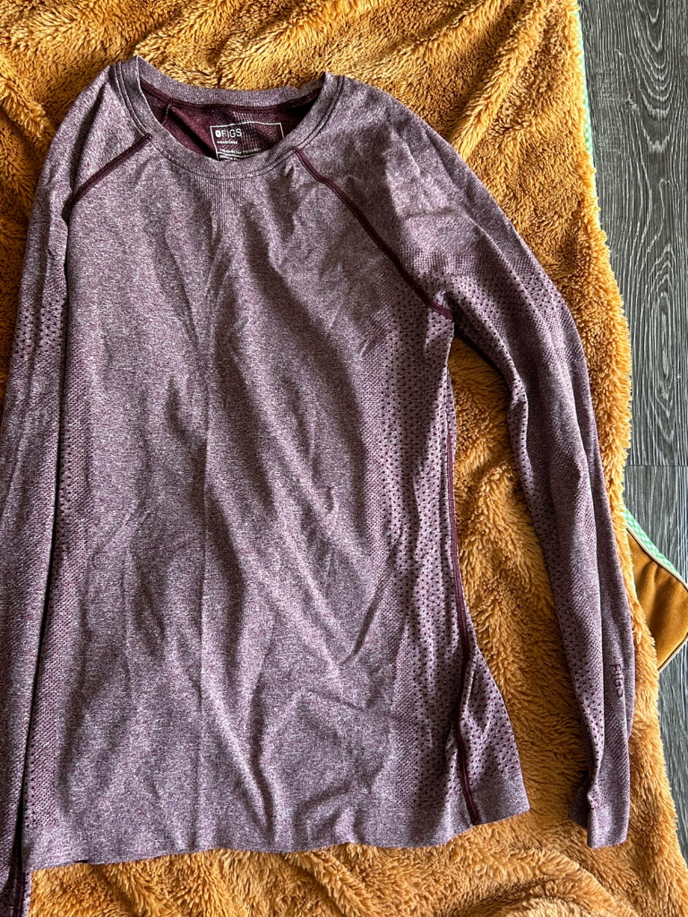 Women’s Fig Scrub Long Sleeve wine